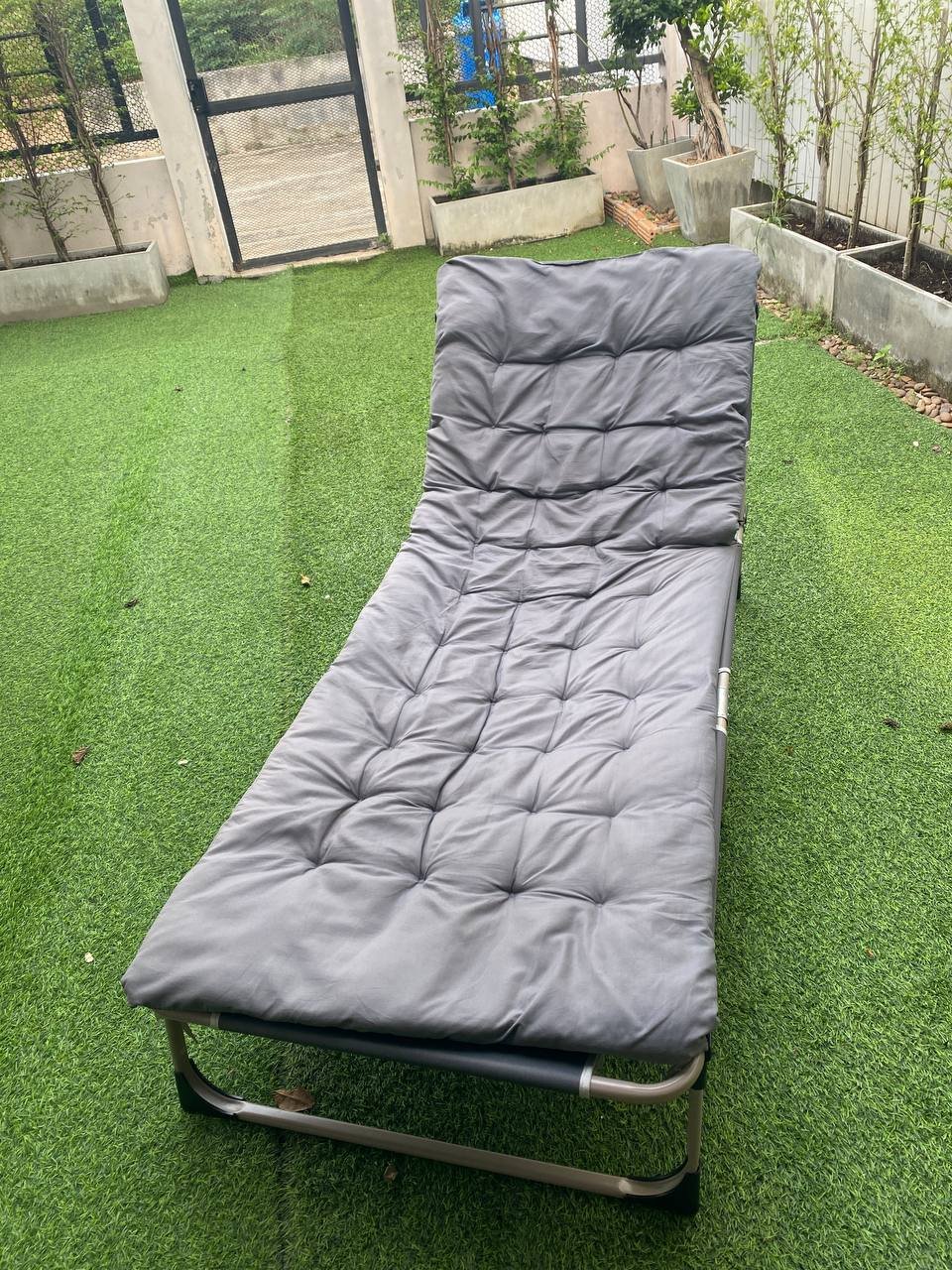 Chaise lounge plegable 400 THB, colchón incluido — good — Ko Samui, Tailandia