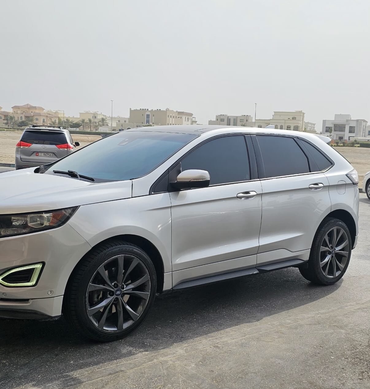 Ford Edge 2016 silver, 26000 AED — Dubai, UAE
