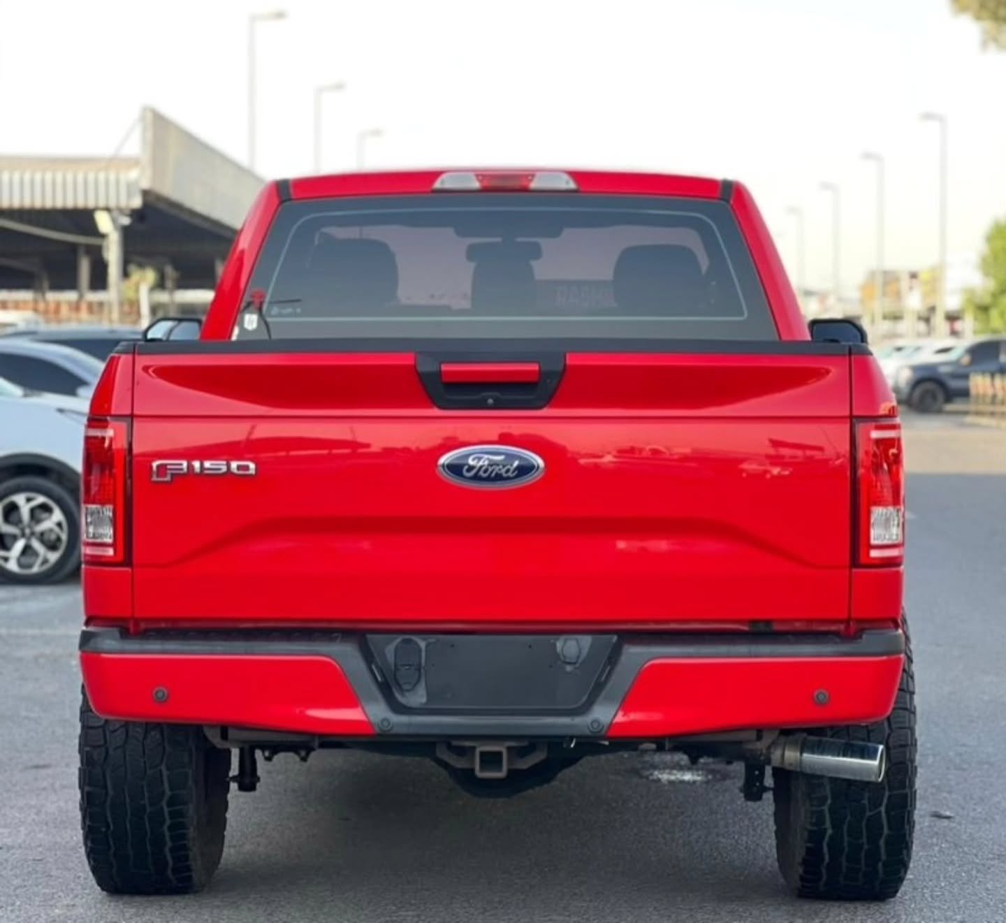 Ford F-150 2017, первый владелец, без покраски — Дубай, ОАЭ Ford F-150 2017, первый владелец, без покраски — состояние агентства — Дубай, ОАЭ