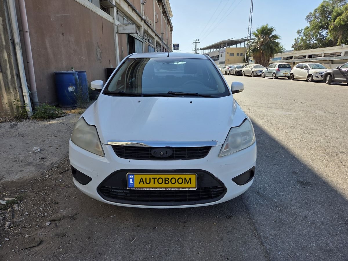 Ford Focus 2012 sedan white automatic Trend — Tel Aviv, Israel