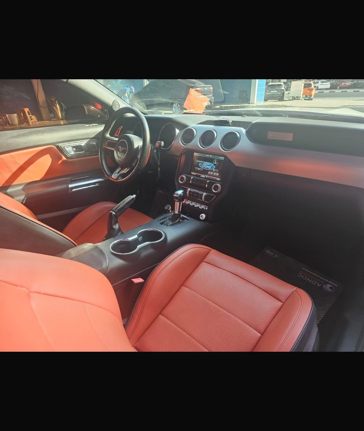 Ford Mustang 2015 белый, 22 000 AED — Дубай, ОАЭ