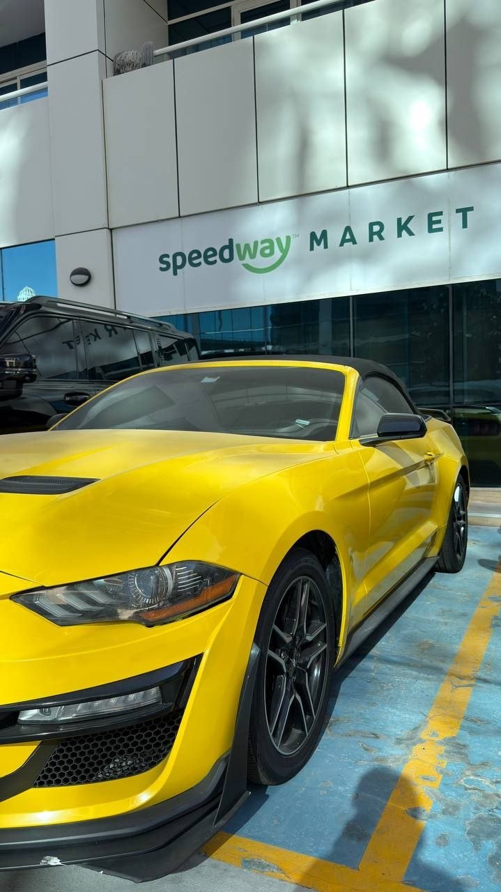 Ford Mustang EcoBoost Cabriolet 2019 (US specs) — good running condition — Дубай, ОАЭ