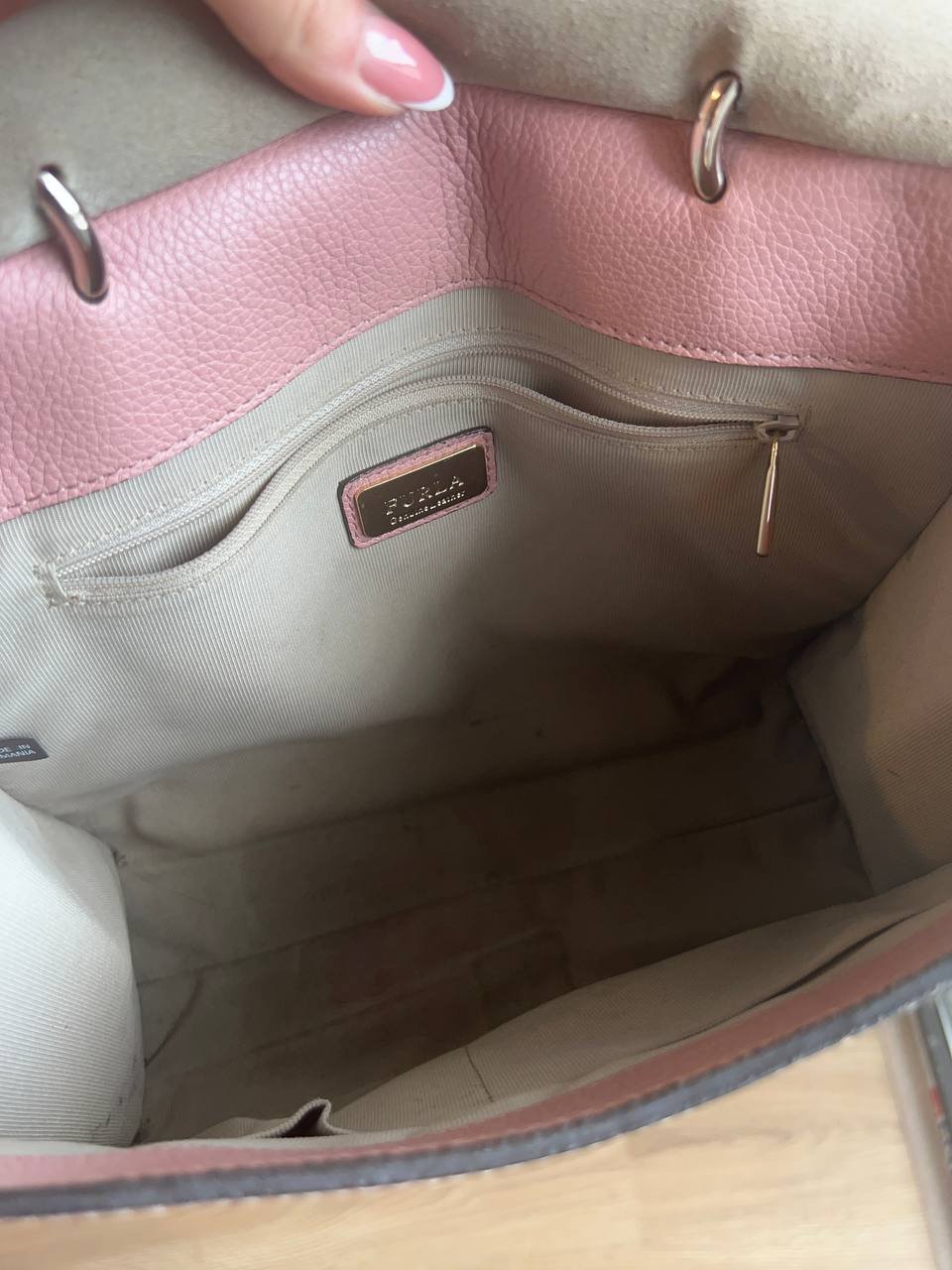 شنطة Furla جلد طبيعي مستعملة — مستعمل — تبليسي, جورجيا