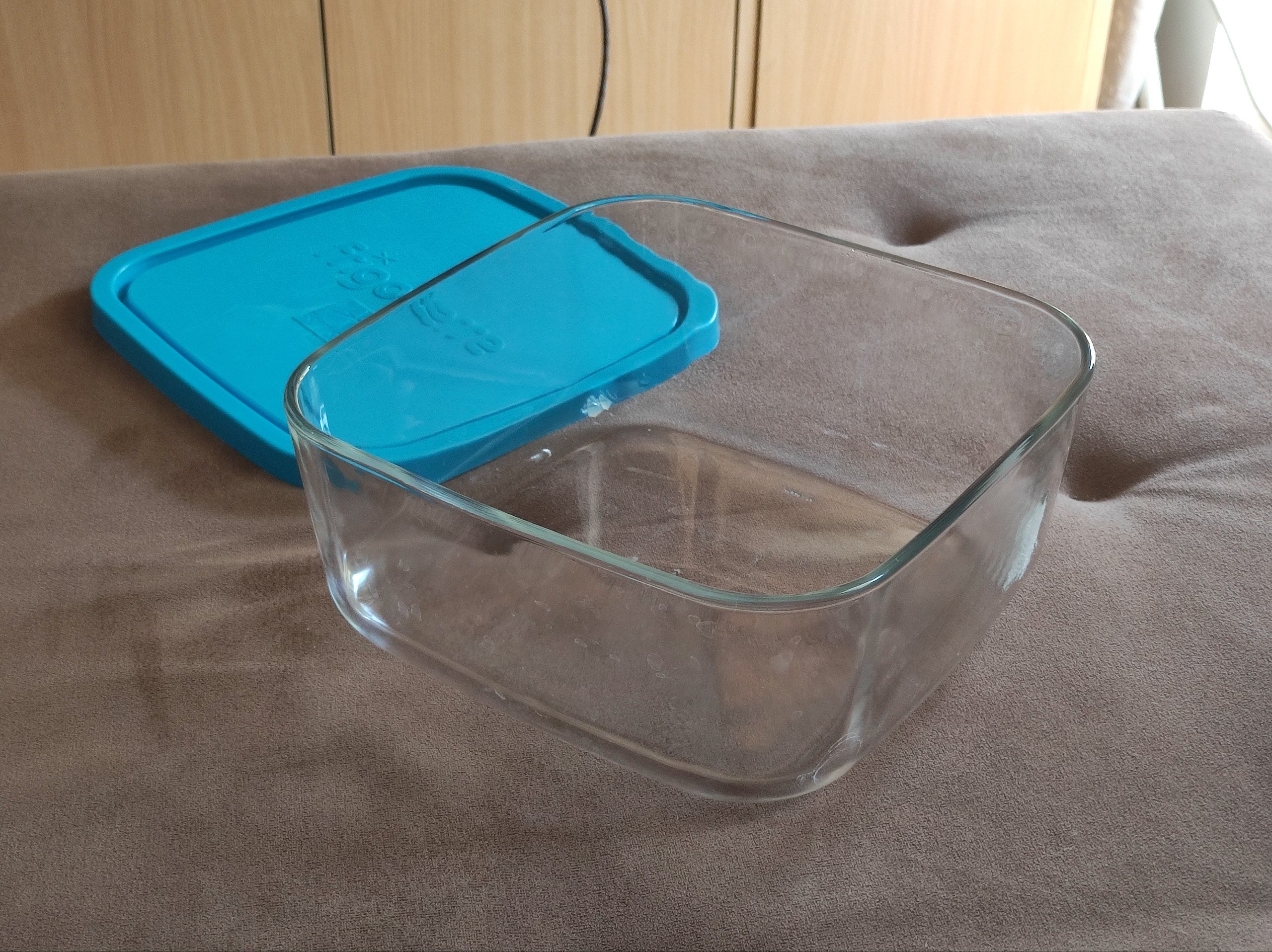 Glass container with lid 22x22x9 cm — Novi Sad, Serbia