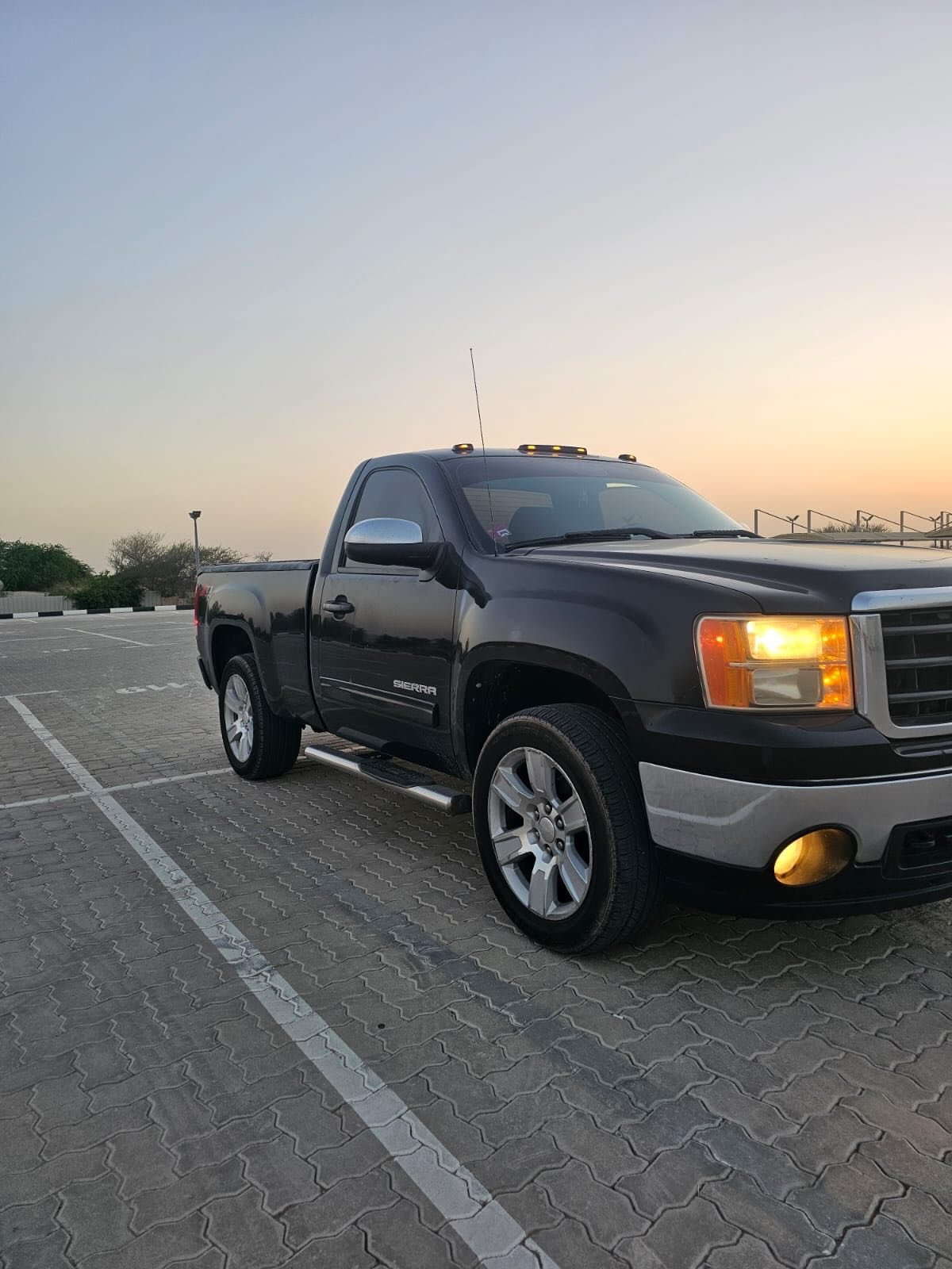GMC Sierra 2011 (Gulf) 4x4, запуск с пульта — Дубай, ОАЭ GMC Sierra 2011 (Gulf) 4x4, запуск с пульта — Дубай, ОАЭ