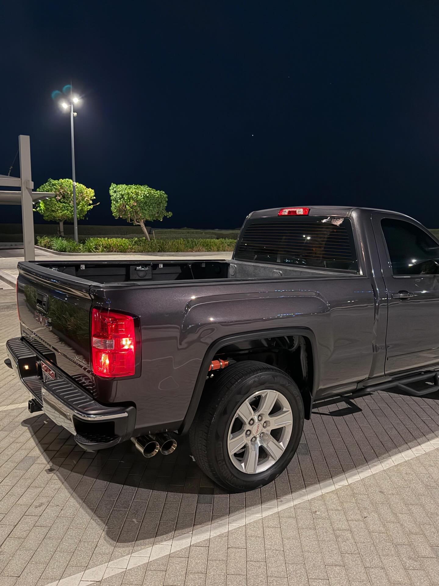 GMC Sierra 2016 58 000 AED — Дубай, ОАЭ GMC Sierra 2016 58 000 AED — Дубай, ОАЭ