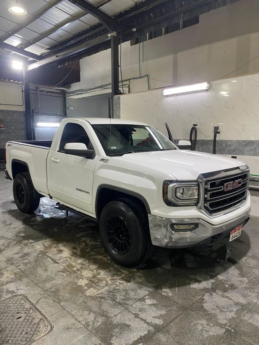 GMC Sierra 2016 — Дубай, ОАЭ GMC Sierra 2016 — б/у — Дубай, ОАЭ