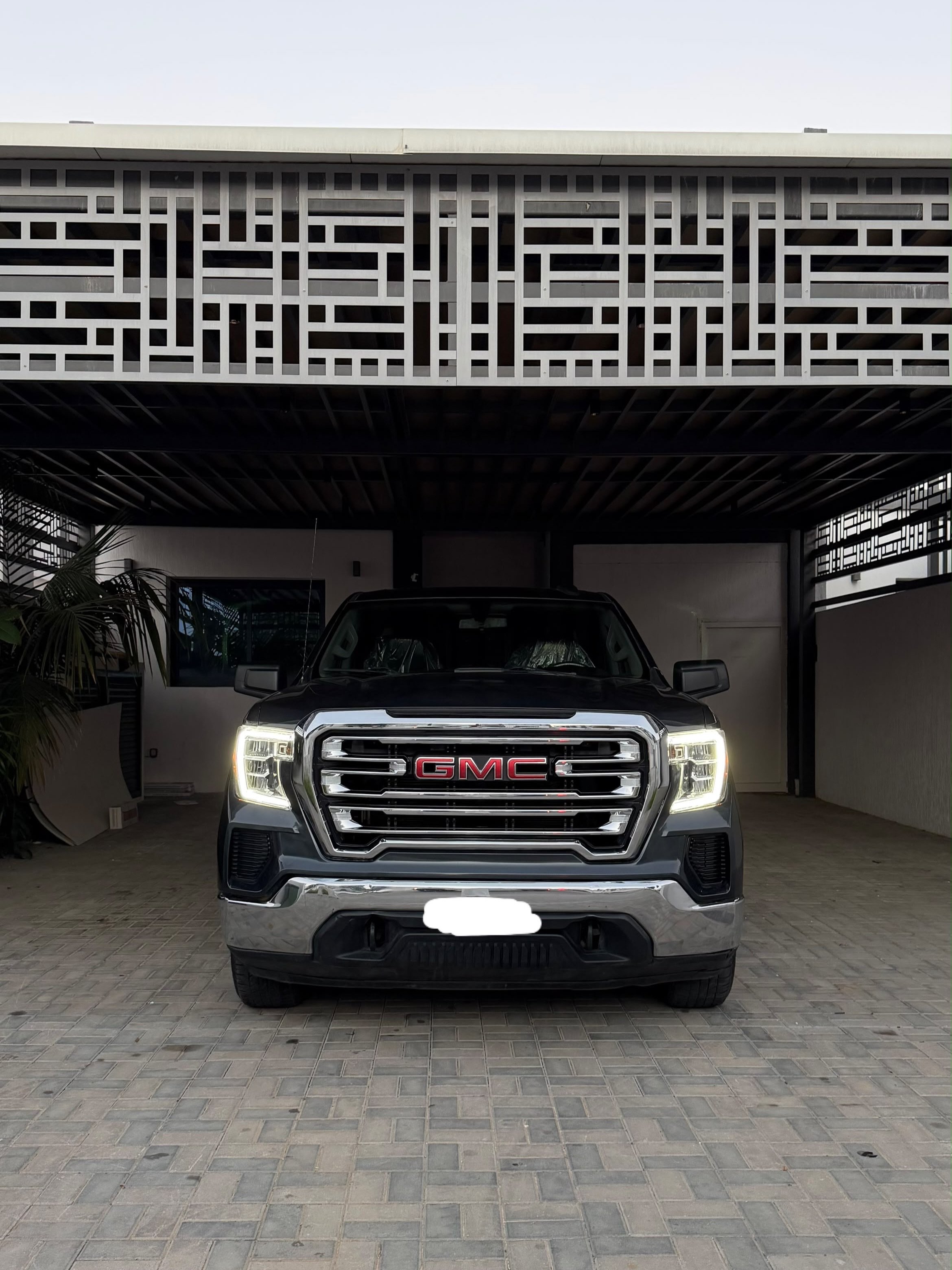 GMC Sierra 2020 4x4 V8 (8 цилиндров) — Дубай, ОАЭ