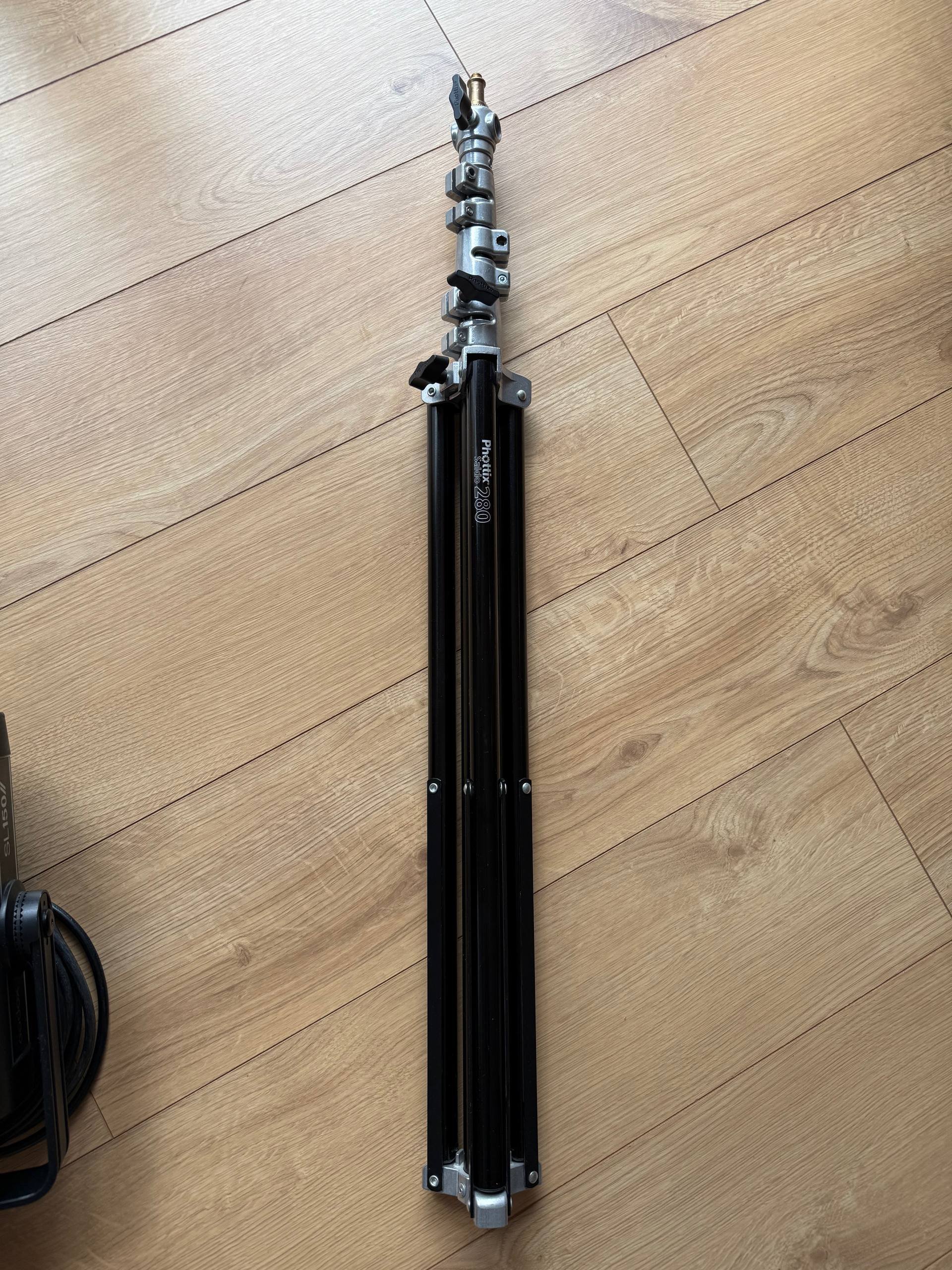 Постоянный свет Godox SL150 + стойка — Тбилиси, Грузия Постоянный свет Godox SL150 + стойка — отличное — Тбилиси, Грузия