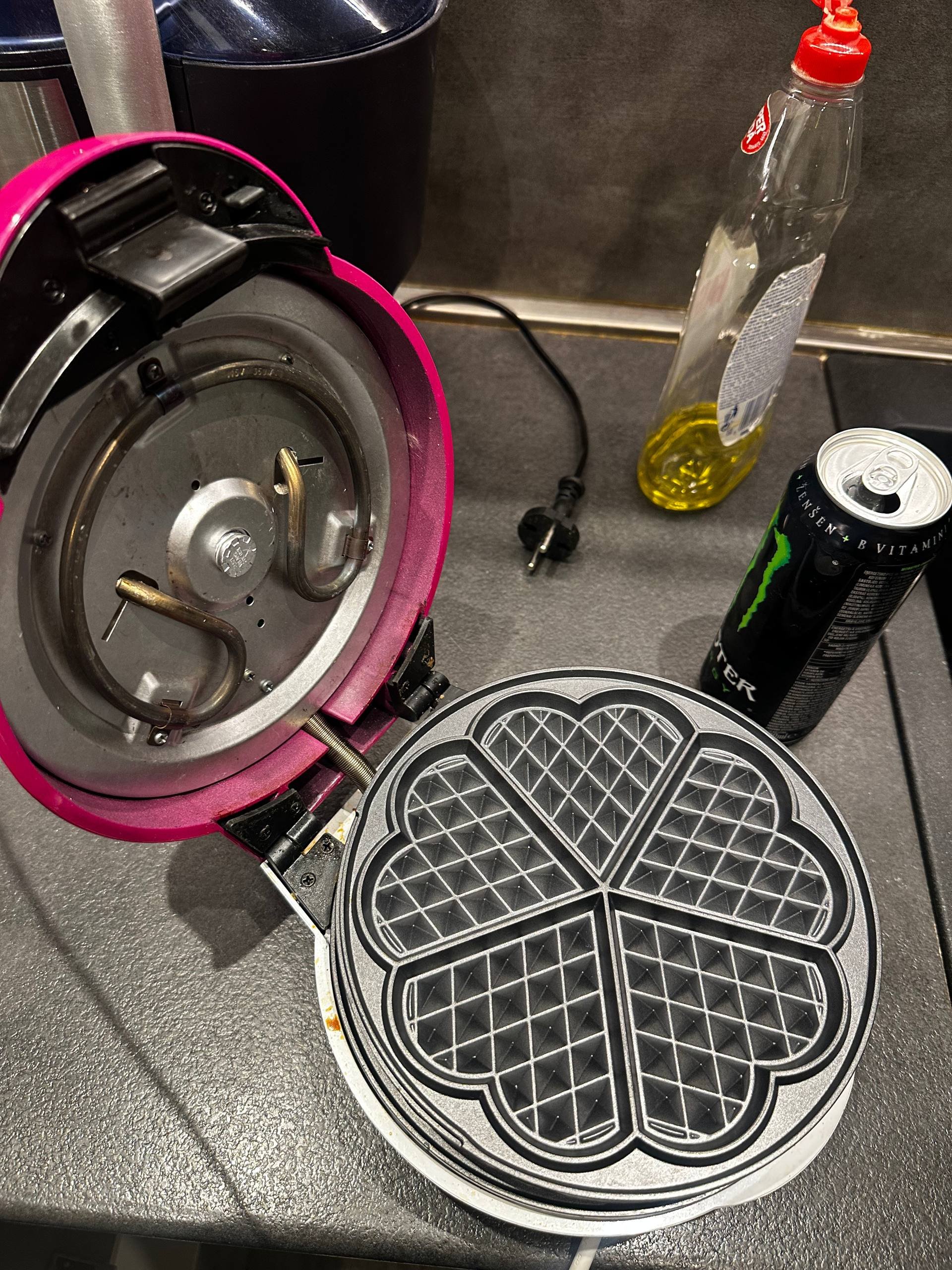 Вафельница Gorenje 500 динар — б/у — Нови Сад, Сербия