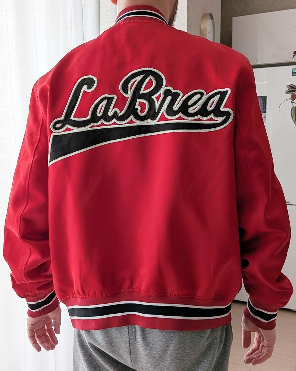 جاكيت بومبر ساتان من H&M LaBrea للرجال مقاس M-L — باتومي, جورجيا