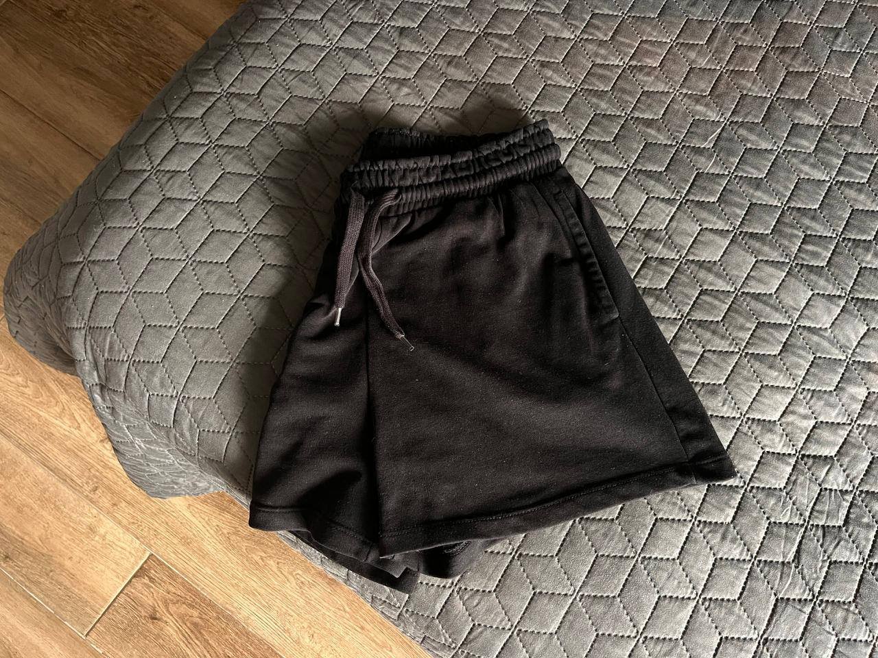 شورتات H&M (مقاس S، طول 37 سم) — باتومي, جورجيا