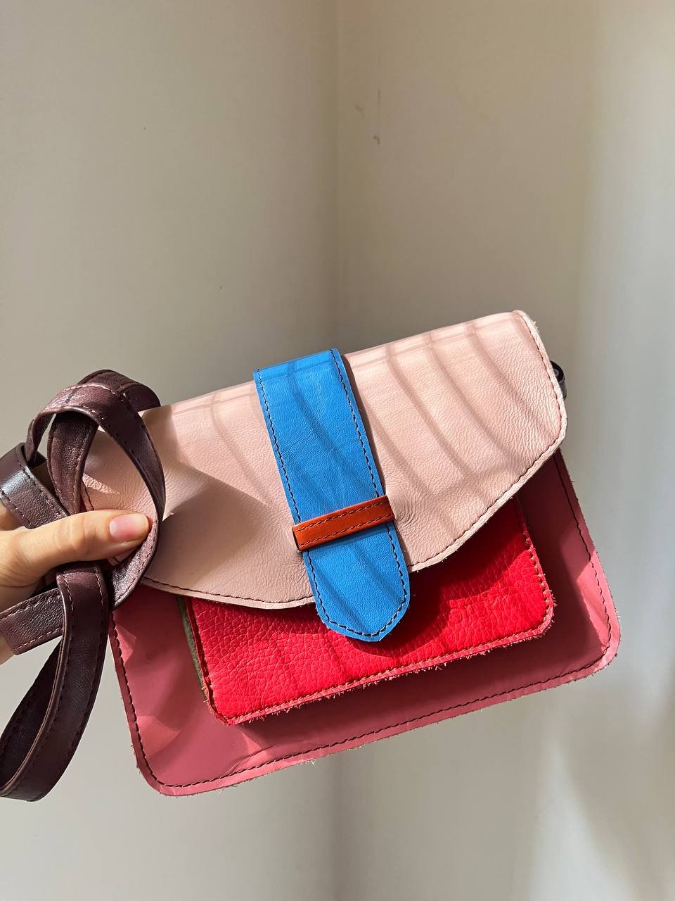 Bolso con correa desmontable — Belgrado, Serbia Bolso con correa desmontable — Belgrado, Serbia