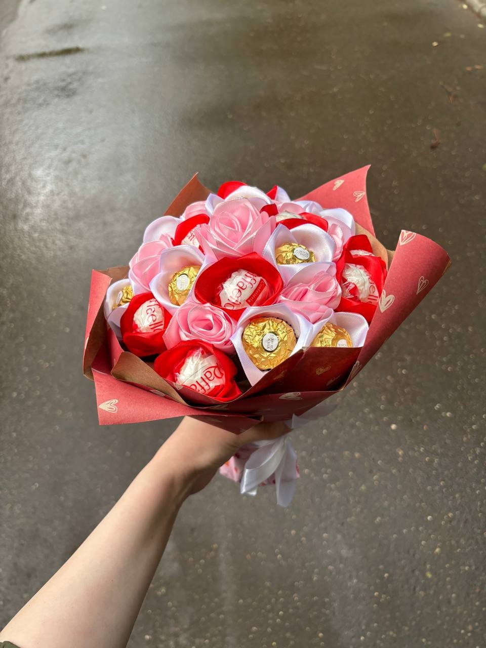 Авторские букеты из конфет и атласных лент — Москва, Россия Авторские букеты из конфет и атласных лент — Москва, Россия