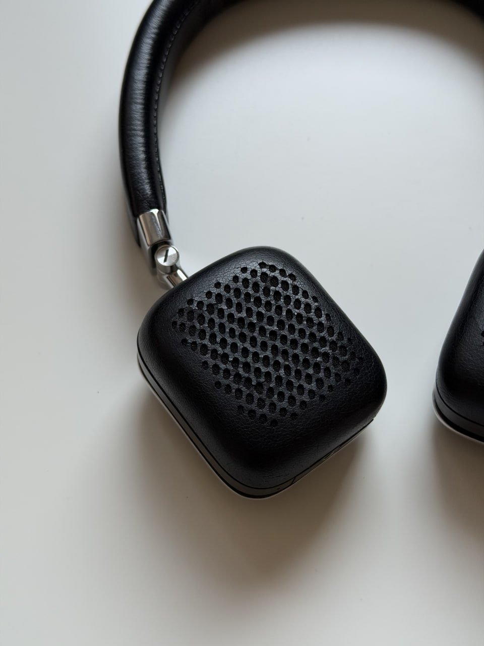 Harman/Kardon Soho Wireless headphones — Limassol, Cyprus Harman/Kardon Soho Wireless headphones — Limassol, Cyprus