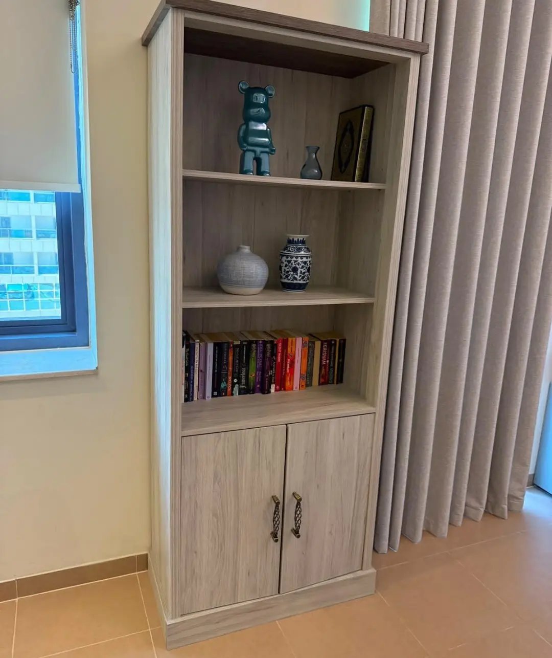 Книжный шкаф Home Box 300 AED — Дубай, ОАЭ Книжный шкаф Home Box 300 AED — Дубай, ОАЭ
