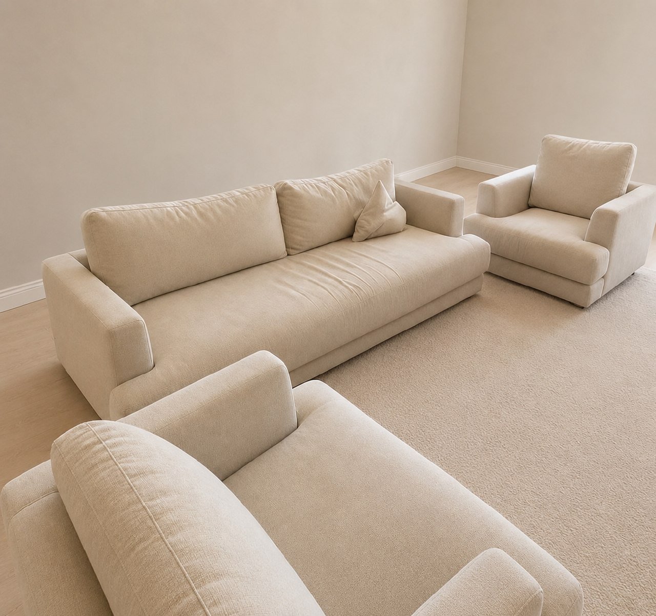 Диван и 2 кресла Home Center бежевые — excellent — Дубай, ОАЭ