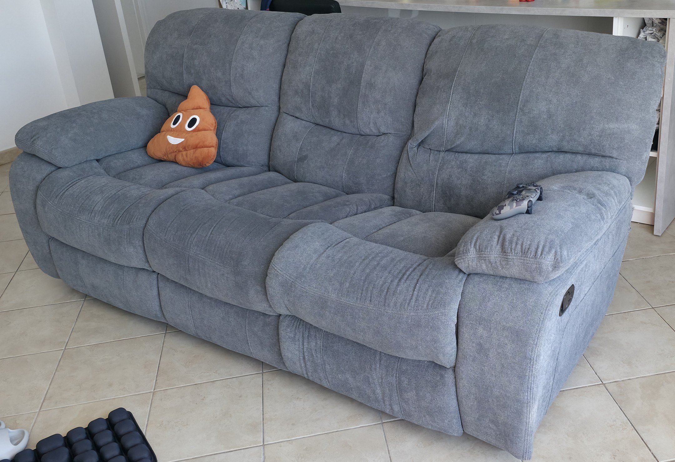 HomeCentre Harmony Modular 3 recliner sofa (damaged) — Dubai, UAE