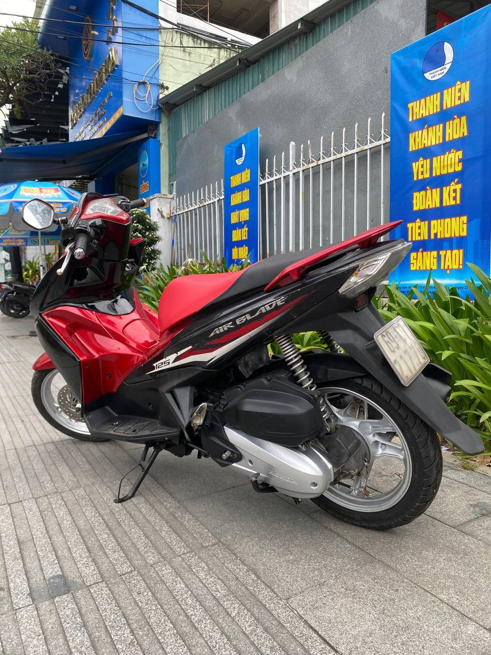 Scooter Honda Air Blade 125 2013 — Nha Trang, Vietnam Scooter Honda Air Blade 125 2013 — excelente — Nha Trang, Vietnam
