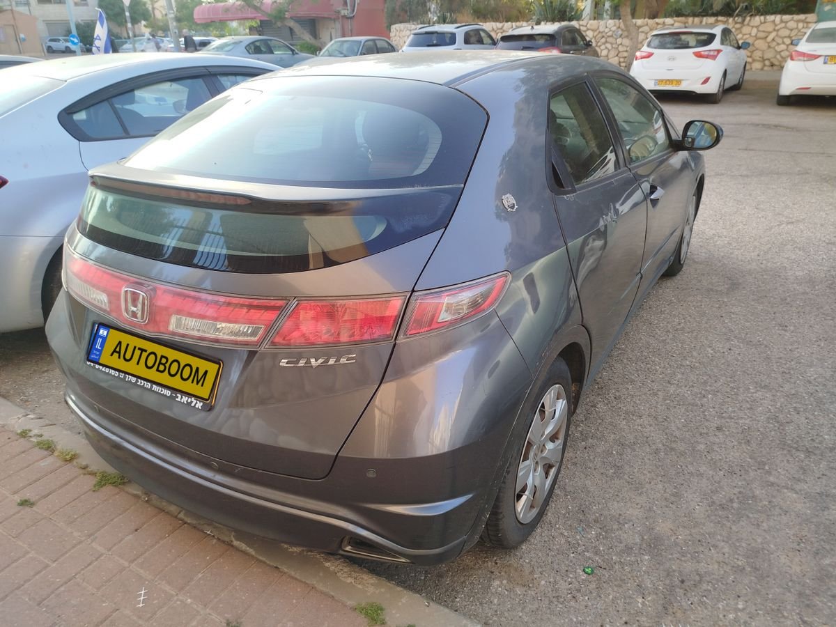 Honda Civic 2011 gray automatic Comfort — Tel Aviv, Israel