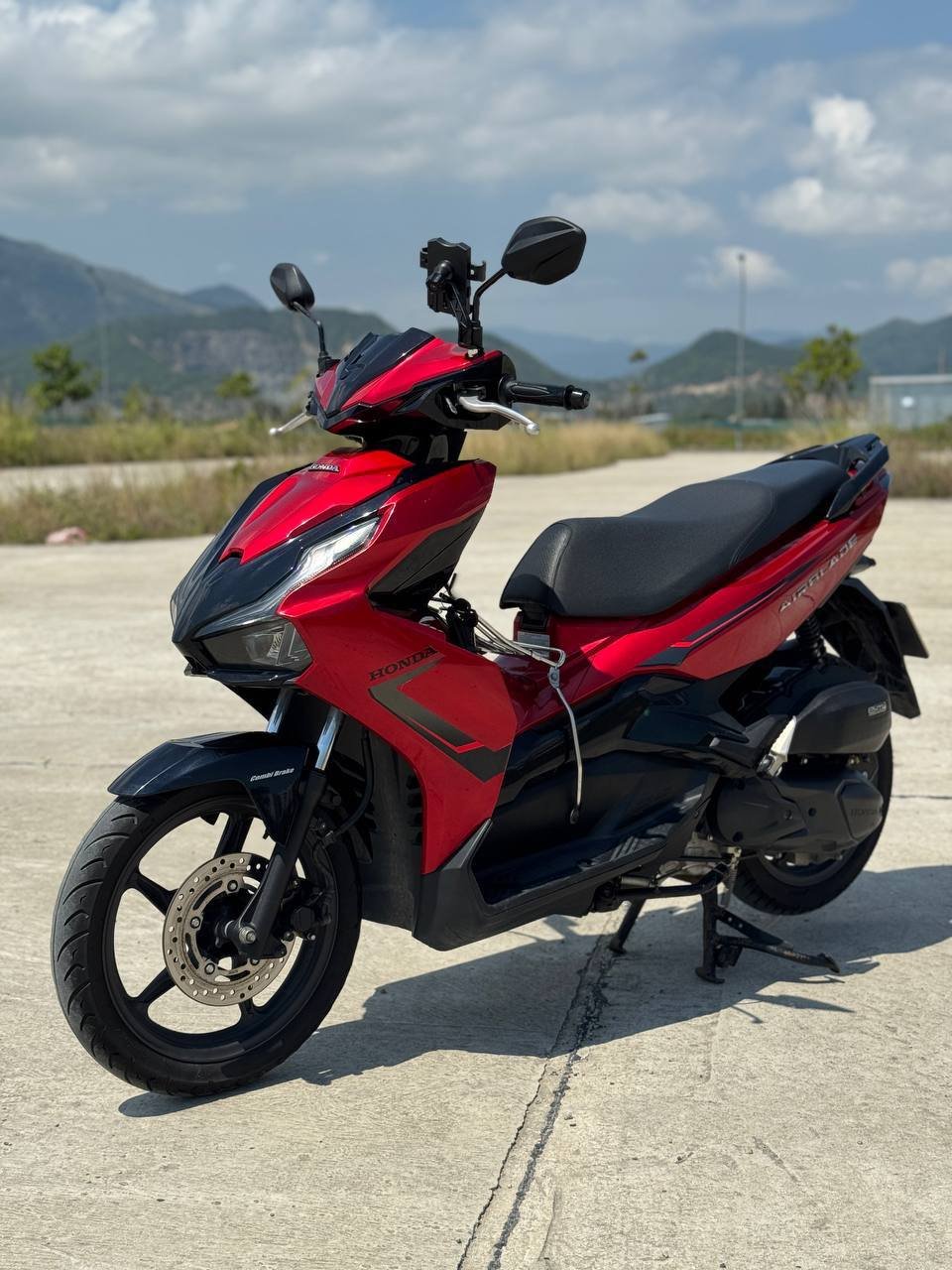 Honda PCX 125 V2 — alquiler (disponible) — — Nha Trang, Vietnam