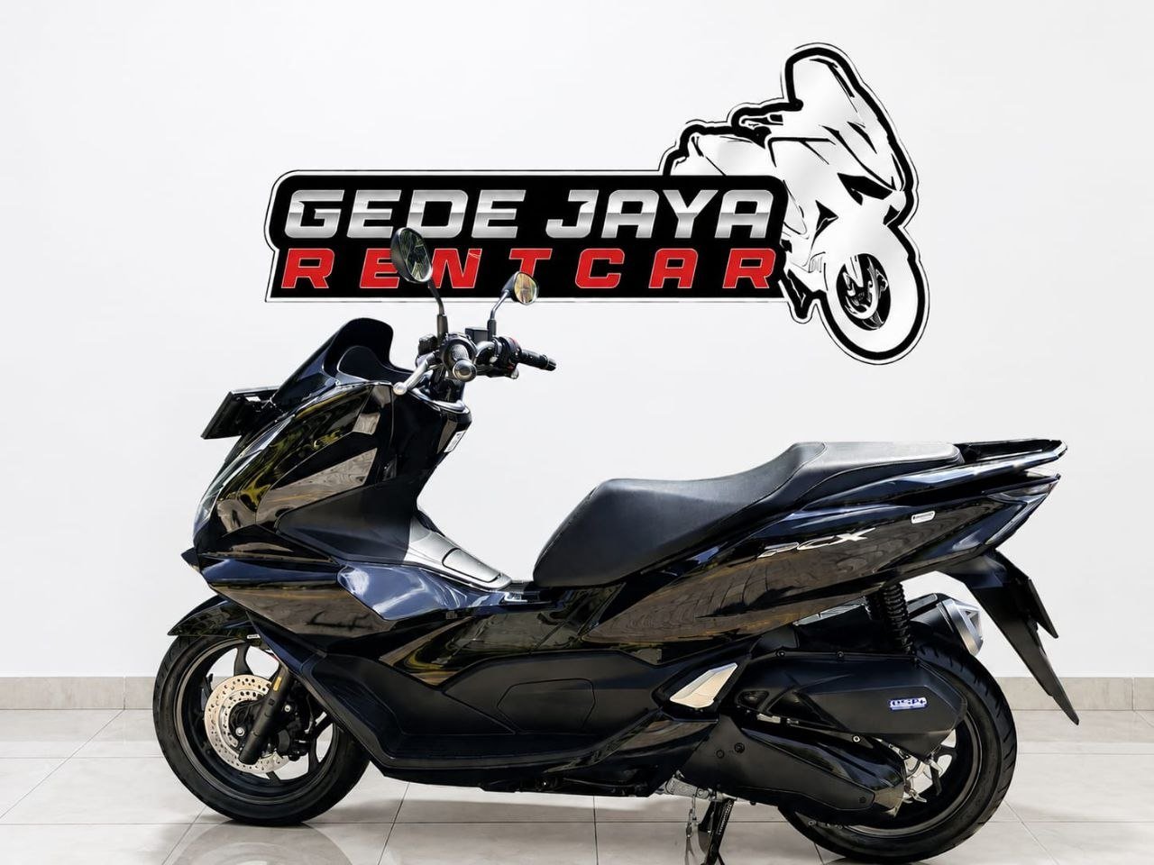 هوندا PCX 2023 أسود (يشمل خوذتين) — بالي, إندونيسيا هوندا PCX 2023 أسود (يشمل خوذتين) — used_or_unknown — بالي, إندونيسيا