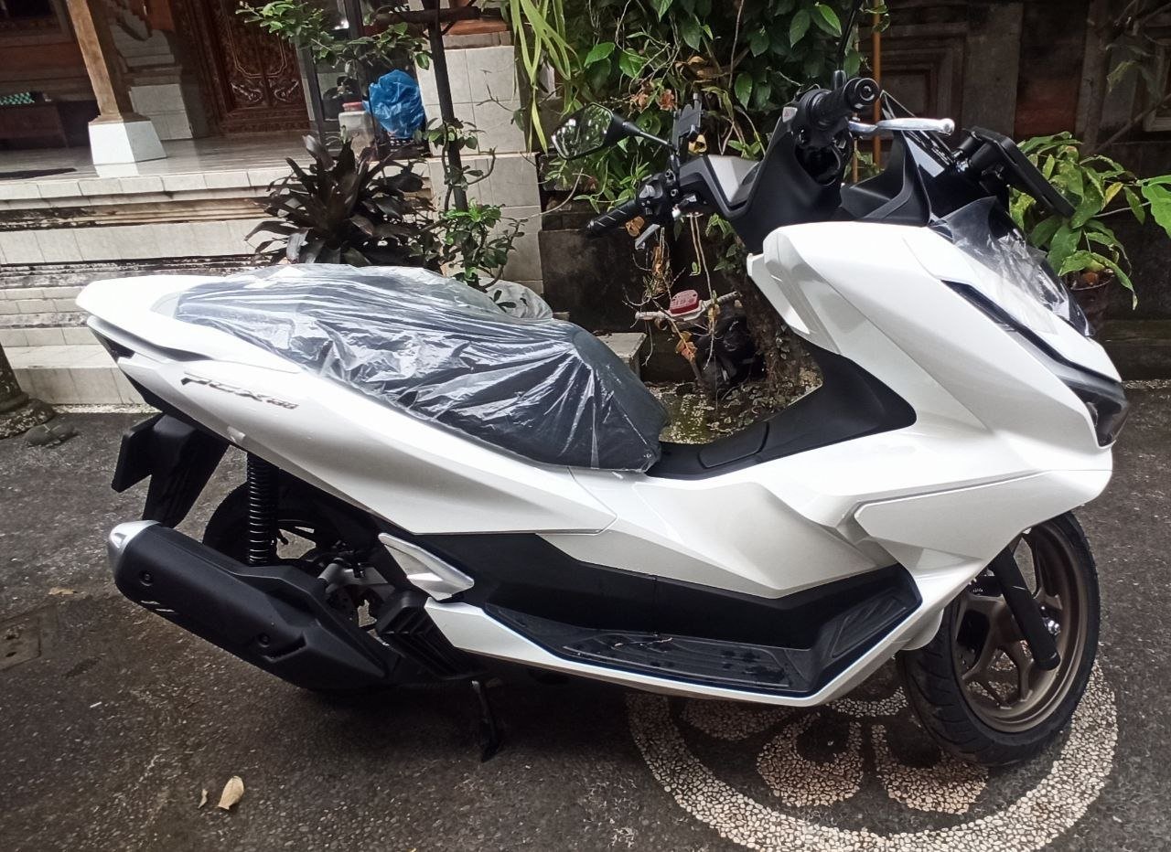 Scooter Honda PCX 2025 ABS keyless — Bali, Indonesia Scooter Honda PCX 2025 ABS keyless — used_or_unknown — Bali, Indonesia
