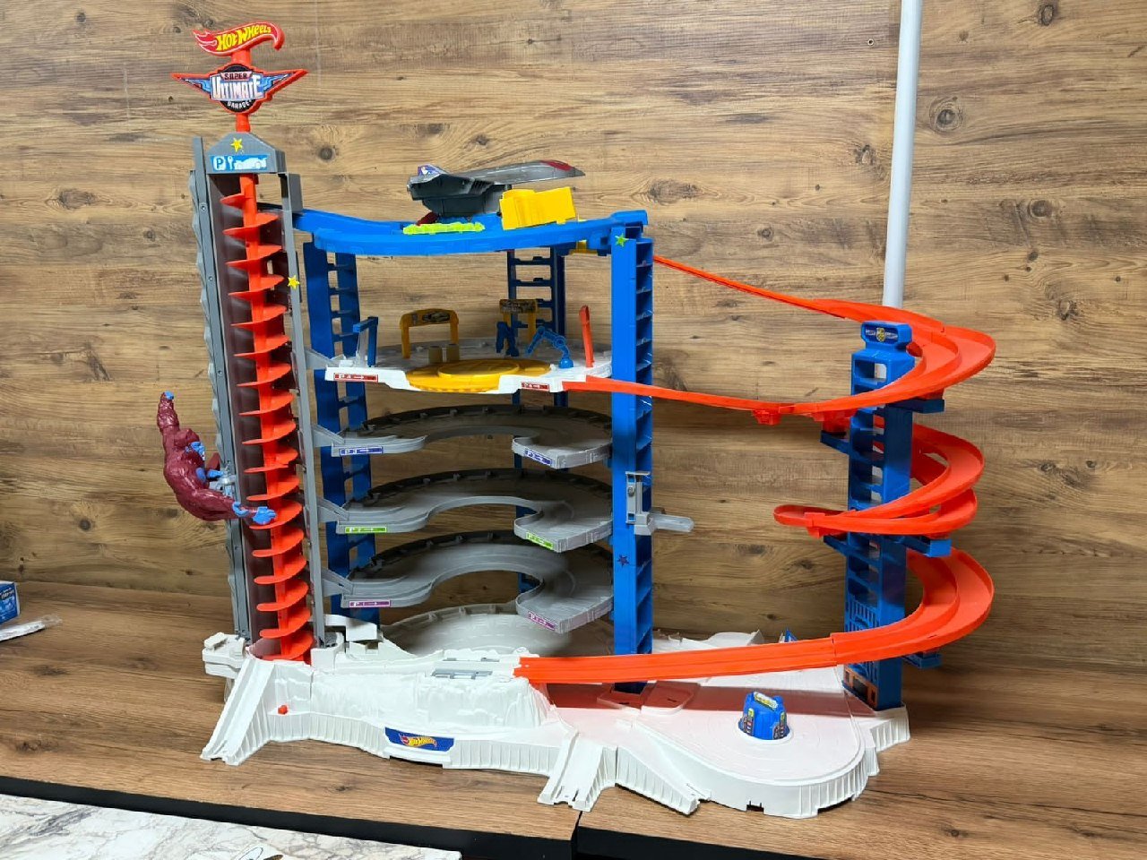 Hot Wheels Super Ultimate Garage, трек и машинки — очень хорошее — Анталия, Турция