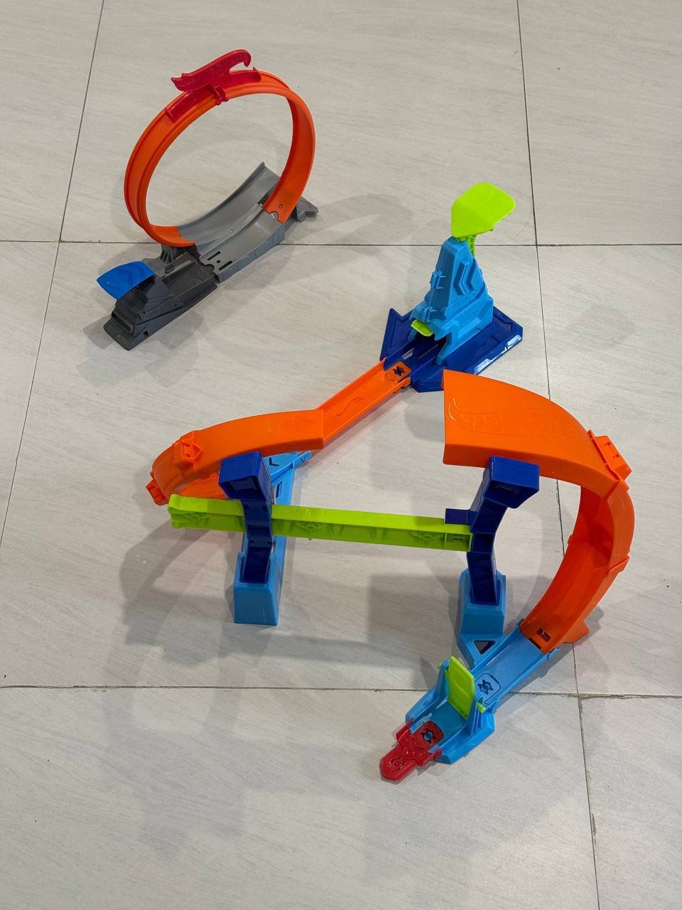 Треки Hot Wheels (Убуд), по 150 — новый — Дананг, Вьетнам