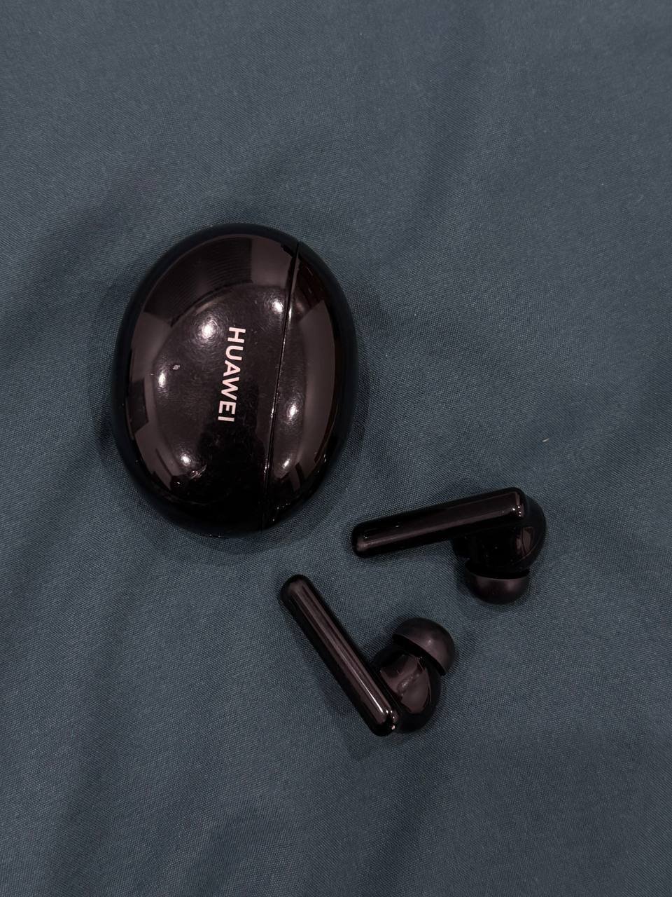 Huawei Freebuds 4i earbuds (working) — Da Nang, Vietnam