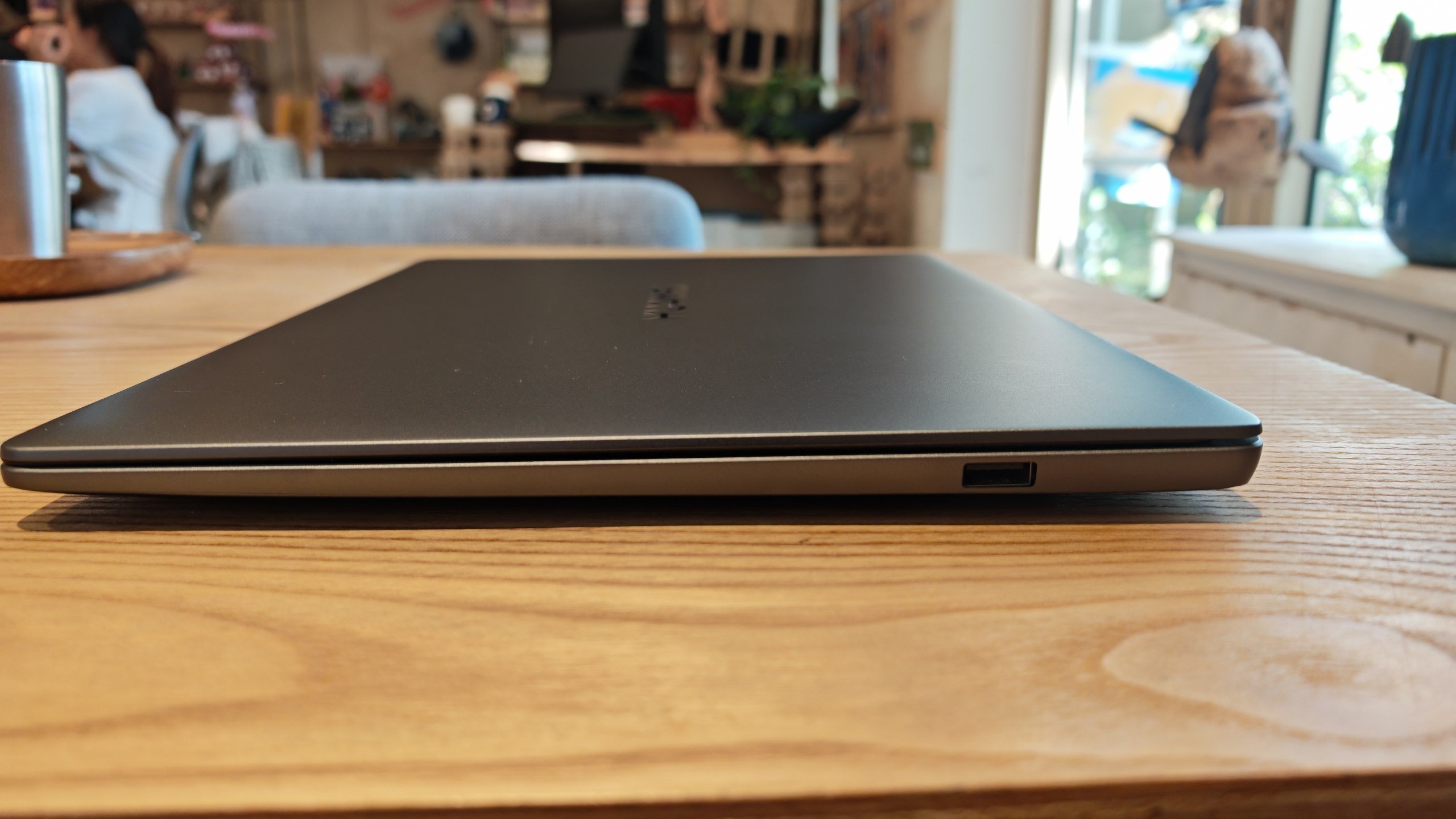 هواوي MateBook 14 16/512 جيجابايت شاشة لمس بحالة ممتازة — ممتاز — فيتنام
