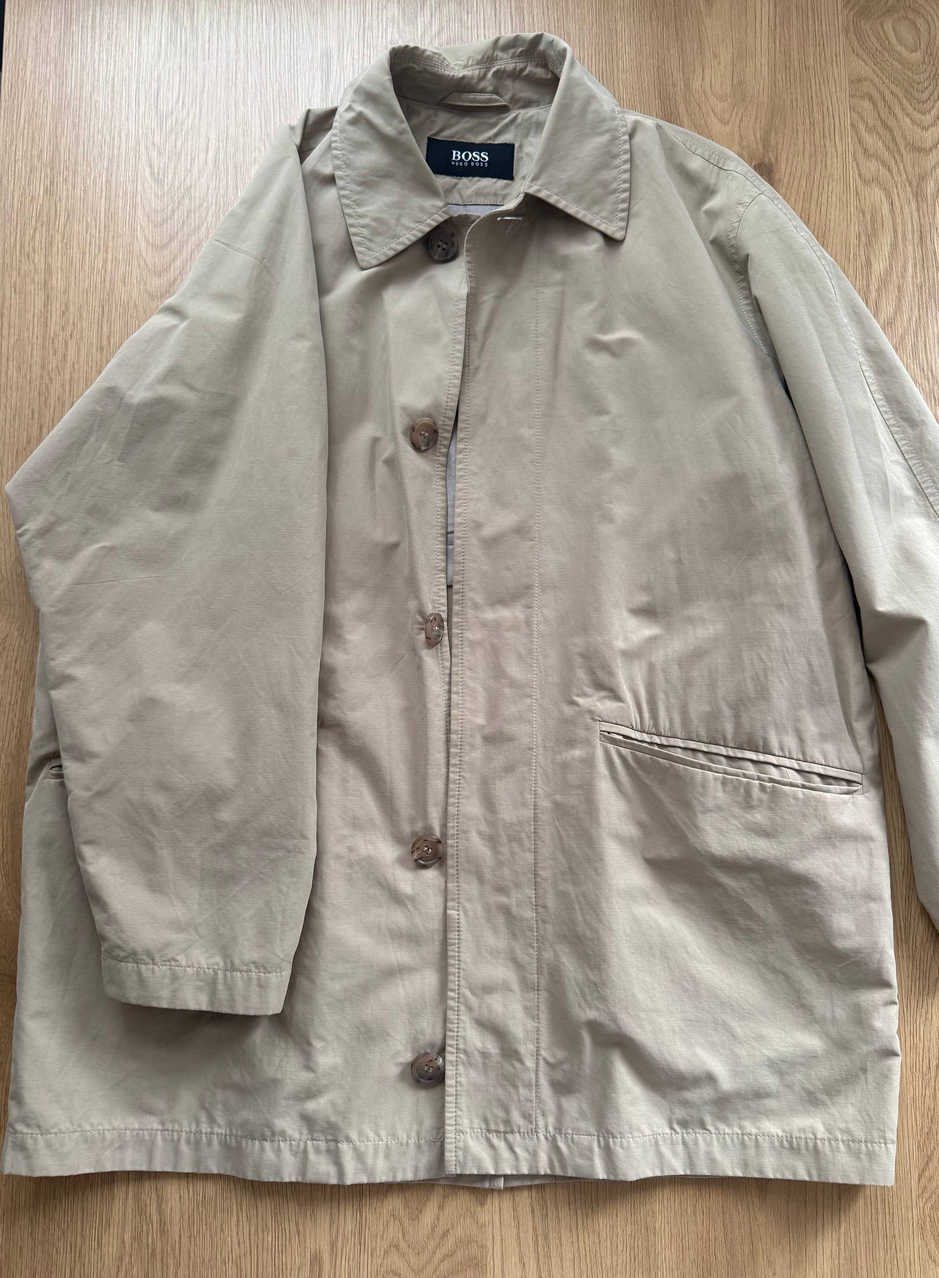 Trench o chaqueta ligera Hugo Boss, talla M hombre — Belgrado, Serbia Trench o chaqueta ligera Hugo Boss, talla M hombre — usado — Belgrado, Serbia