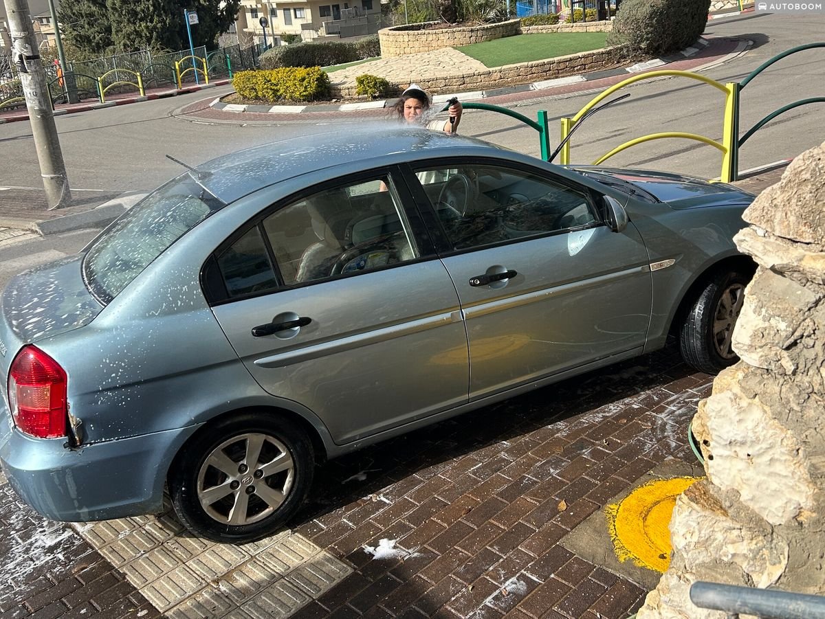Hyundai Accent 2010 sedan blue automatic GL — Tel Aviv, Israel