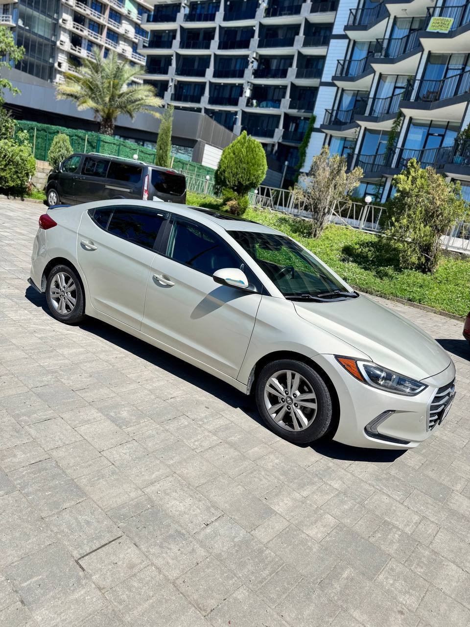 Hyundai Elantra 2017 automático gasolina 2.0 — Batumi, Georgia Hyundai Elantra 2017 automático gasolina 2.0 — Batumi, Georgia
