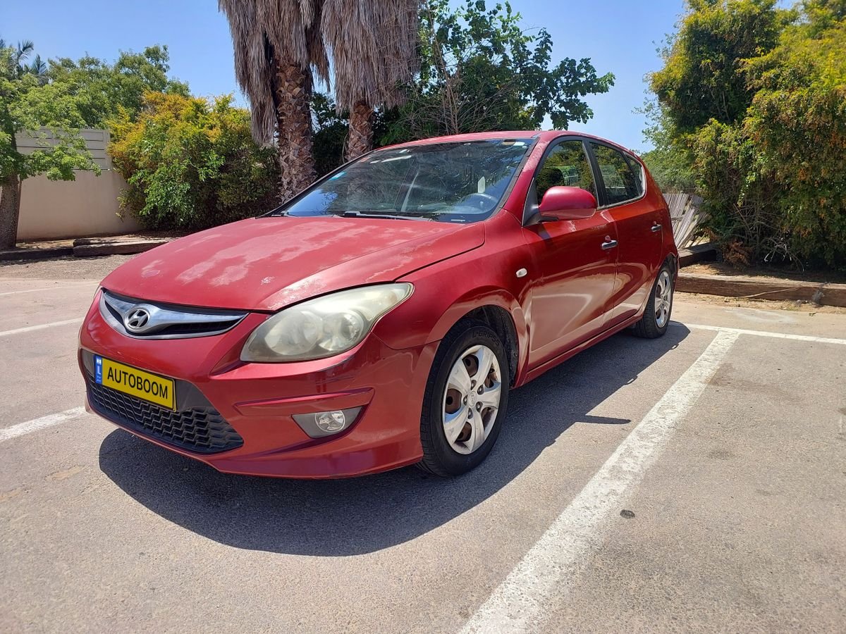 Hyundai i30 2010 hatchback automatic 1.6 petrol 126 hp mileage 310700 km Kfar Warburg — Tel Aviv, Israel