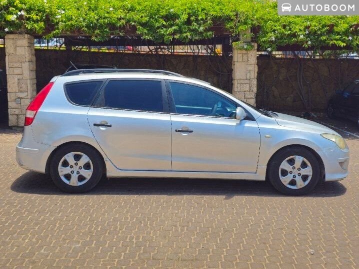 Hyundai i30 2011 wagon Inspire SW, automatic — Netanya, Israel