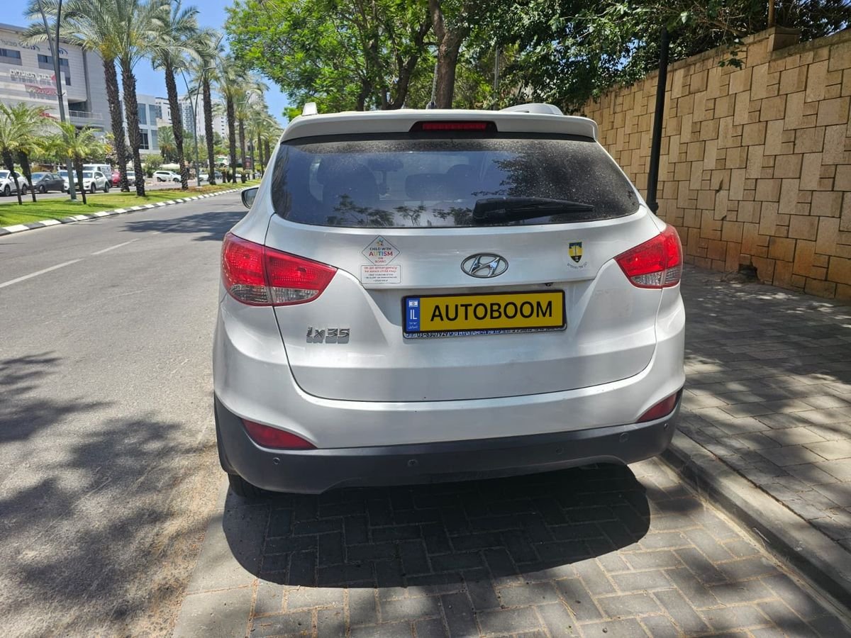 Hyundai ix35 Prime 2014 white automatic — Tel Aviv, Israel