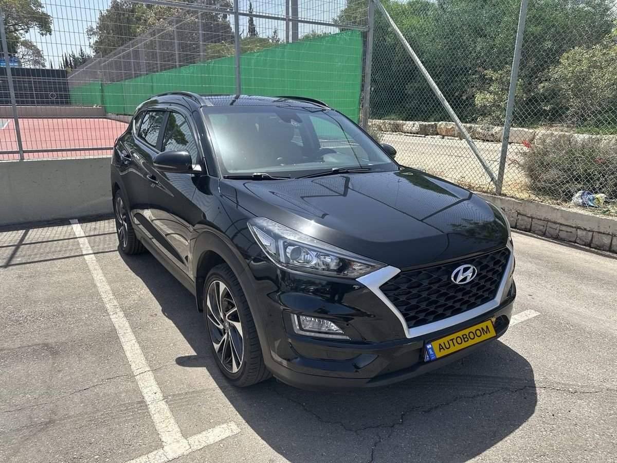 Hyundai Tucson 2020 Elite black automatic 55,000 km — Tel Aviv, Israel