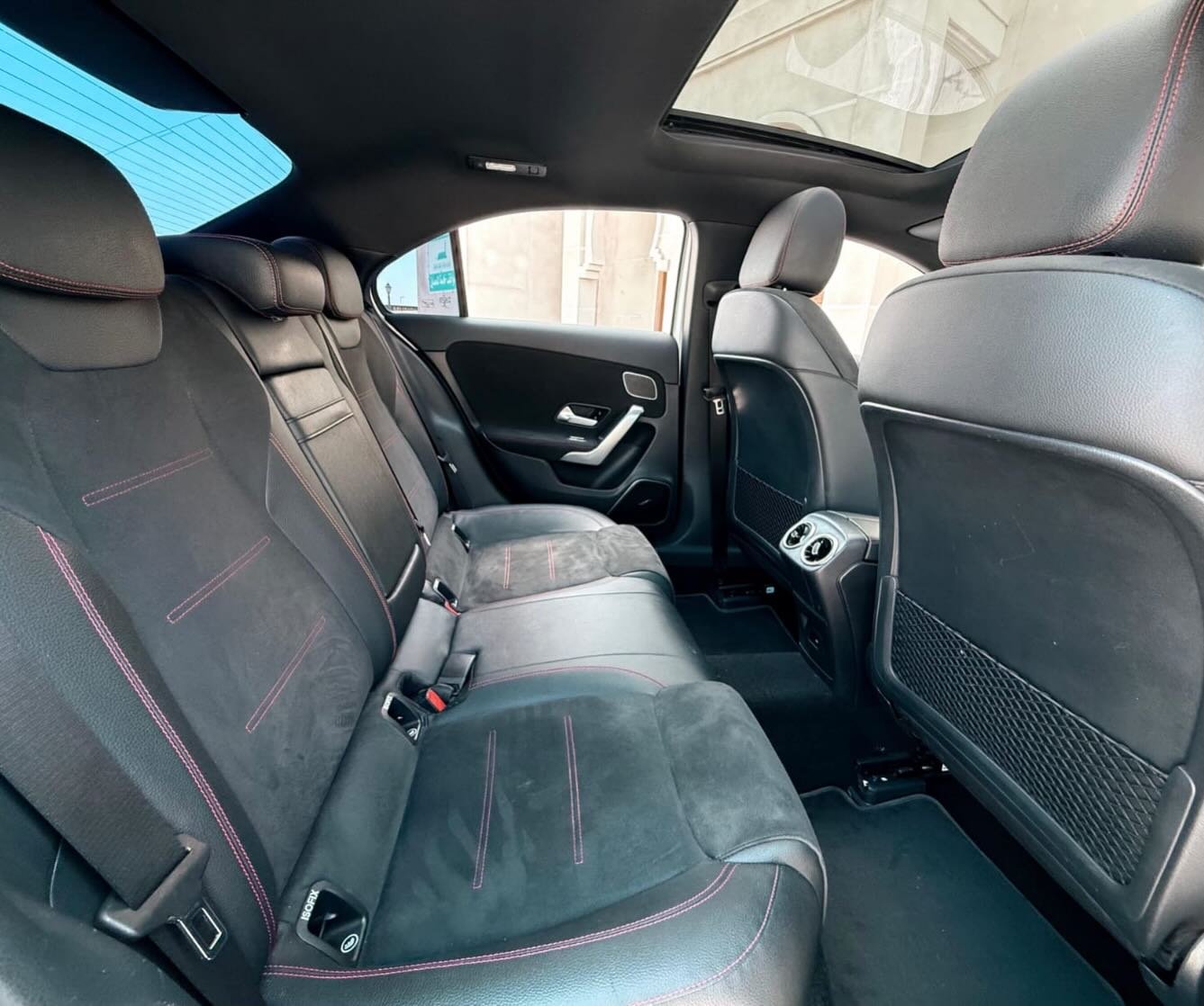 Продажа VIP номера A 220 — Дубай, ОАЭ