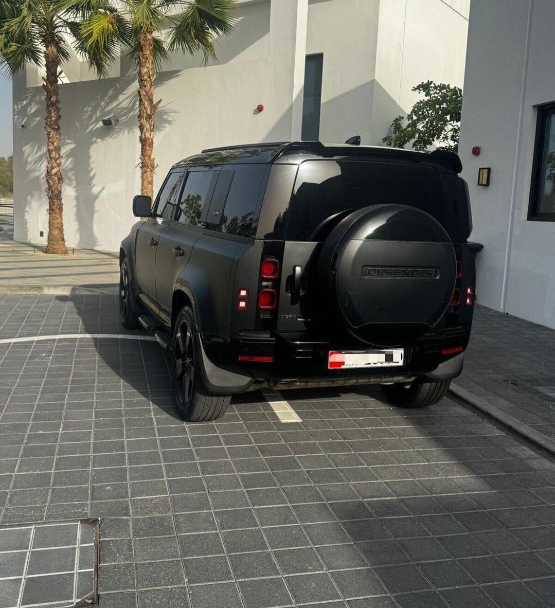 Dodge Durango (на фото), детали не указаны — Дубай, ОАЭ