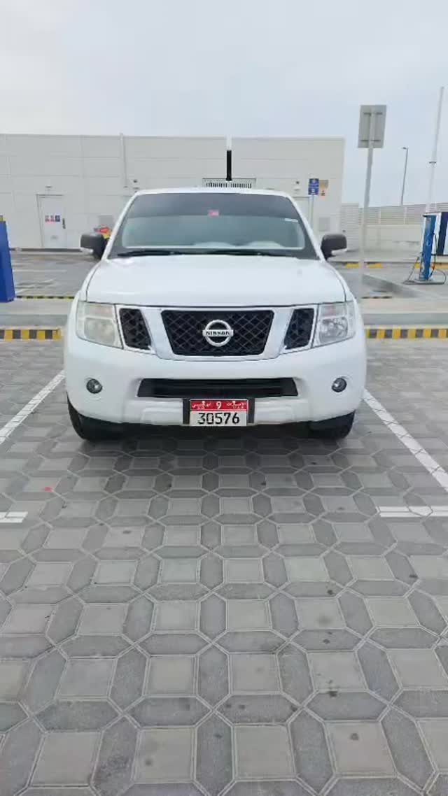 Nissan Frontier 30576 (номер на фото) — Дубай, ОАЭ