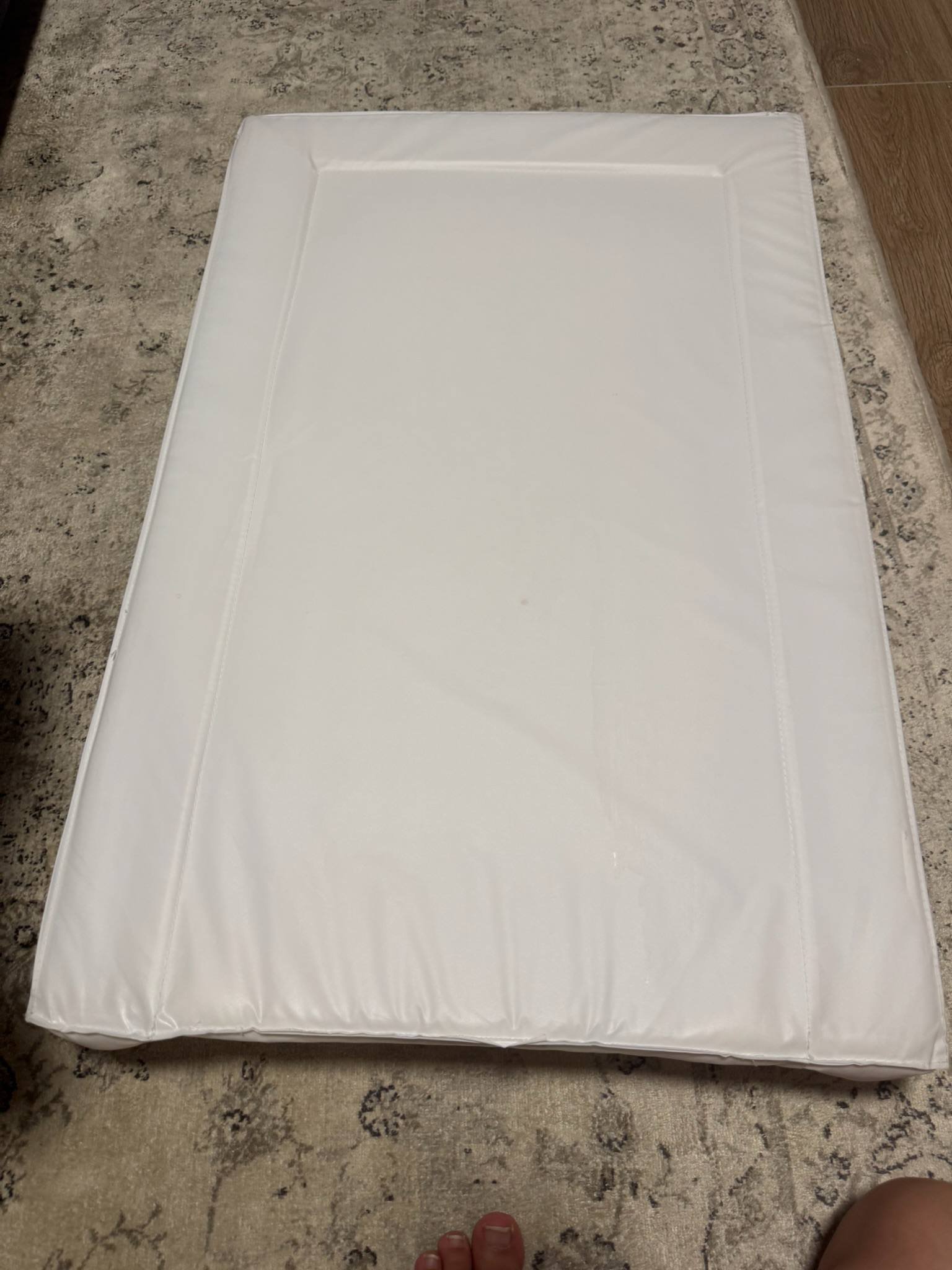 IKEA changing table set: changing mattress and muslin cover — Valencia, Spain IKEA changing table set: changing mattress and muslin cover — Valencia, Spain
