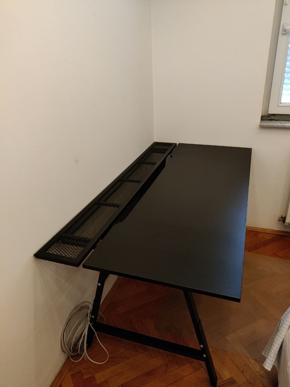 IKEA desk 7000 RSD, like new — Novi Sad, Serbia IKEA desk 7000 RSD, like new — Novi Sad, Serbia