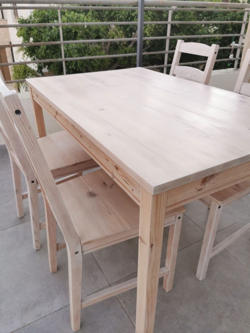 Juego de comedor IKEA: mesa y sillas, 118×74 cm — Limasol, Chipre