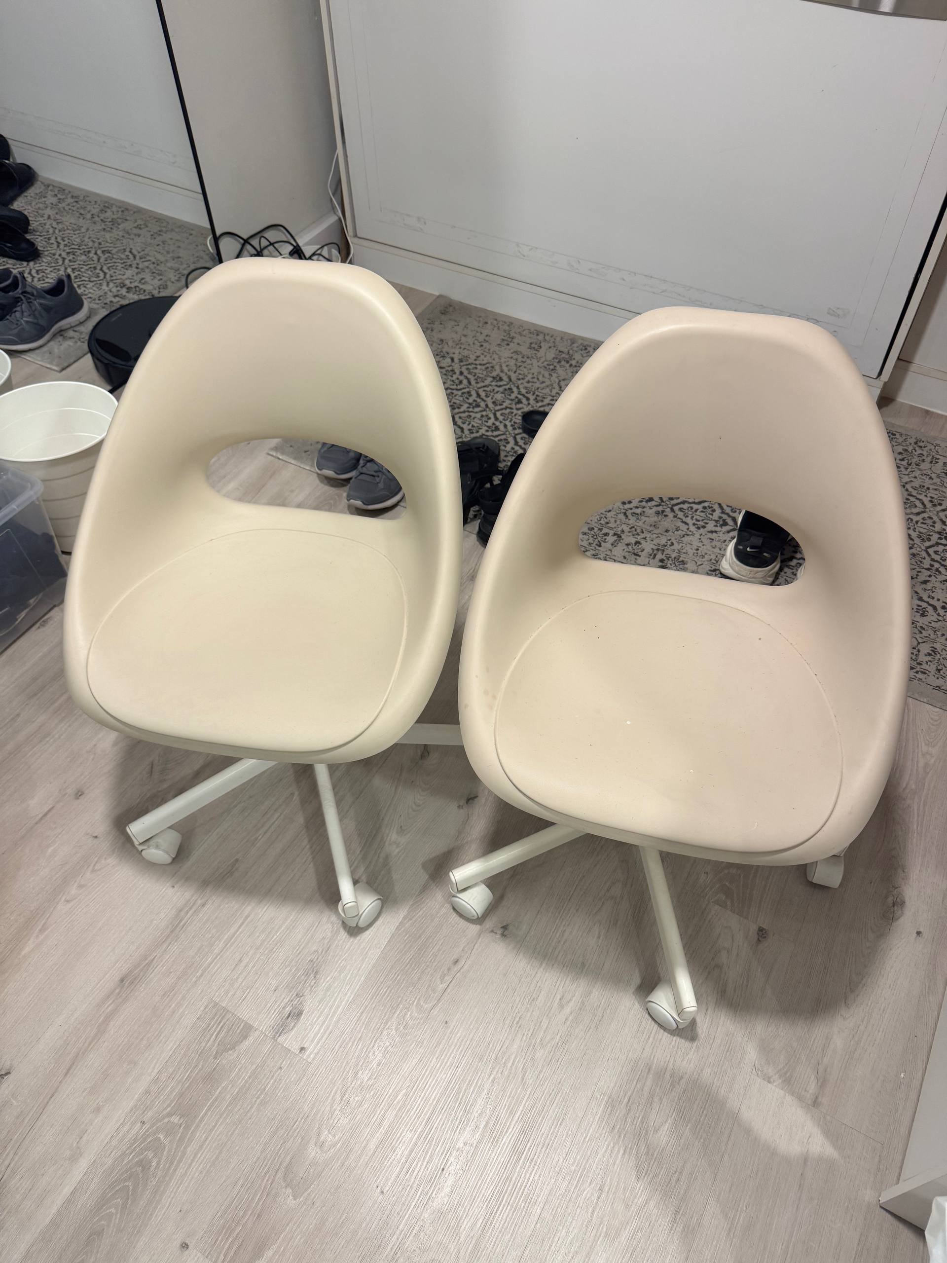 IKEA ELDBERGET: two swivel chairs on wheels — new — Dubai, UAE