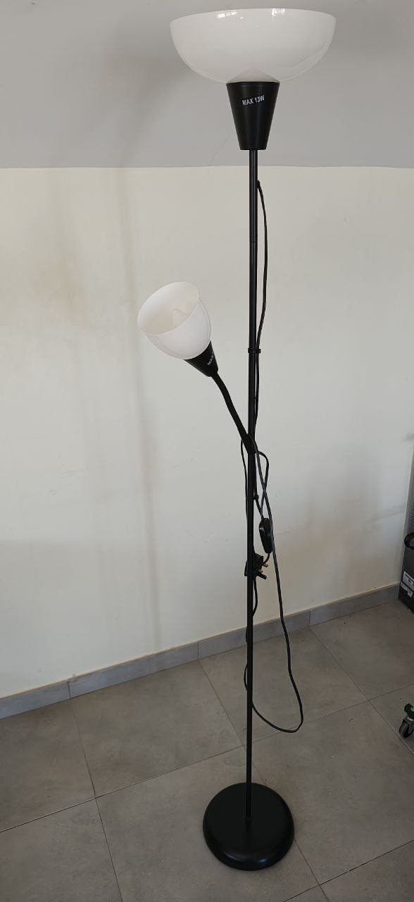 Lámpara de pie IKEA con bombillas — used — Limasol, Chipre