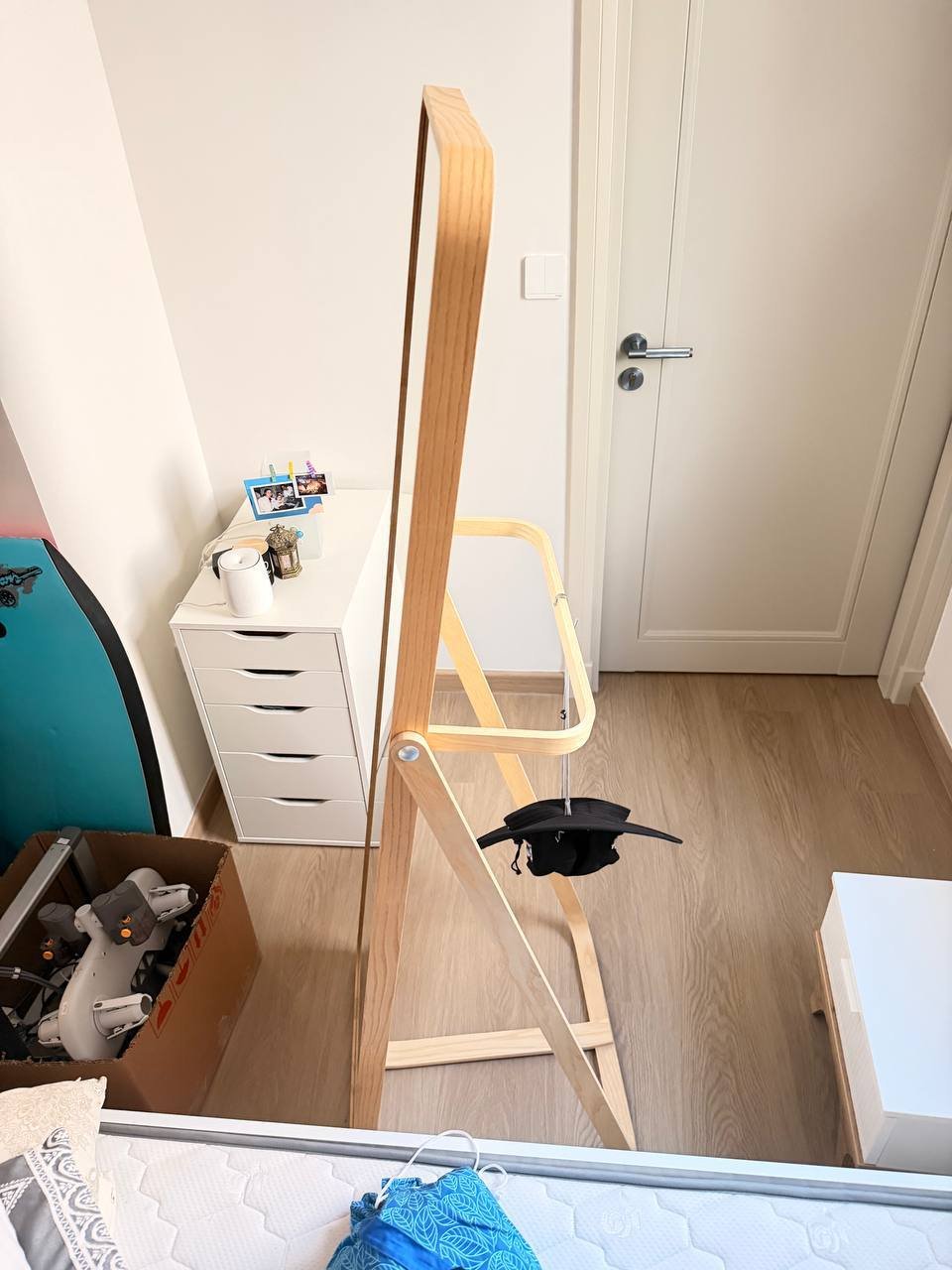 Напольное зеркало IKEA с вешалкой 48×160 — perfect condition — Дубай, ОАЭ