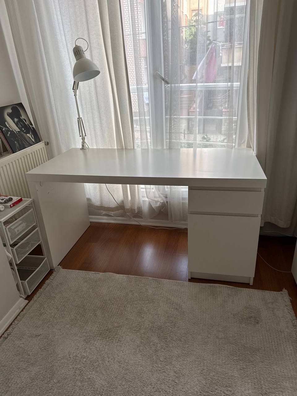IKEA MALM desk white 140x65 — used — Istanbul, Turkey