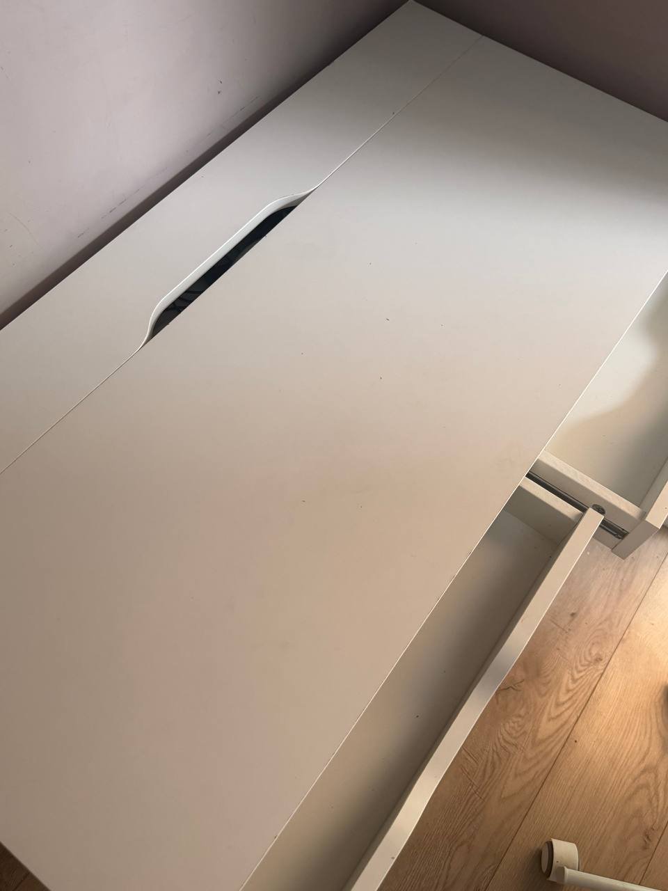 Escritorio IKEA MICKE 100x48 cm blanco — good — Limasol, Chipre