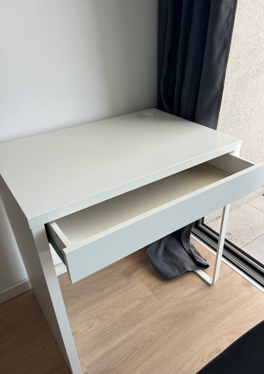 IKEA MICKE desk, white, like new — like new — Limassol, Cyprus